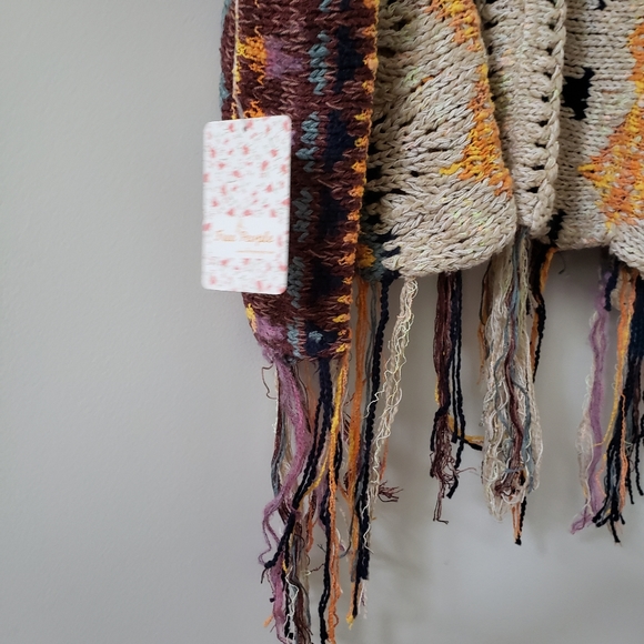 Free People Hidden Gem Lightweight Poncho Top - Picture 9 of 12